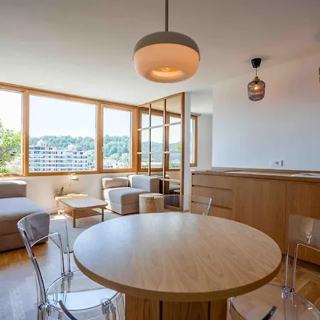 Tjs Temple With Castle View Apartament *