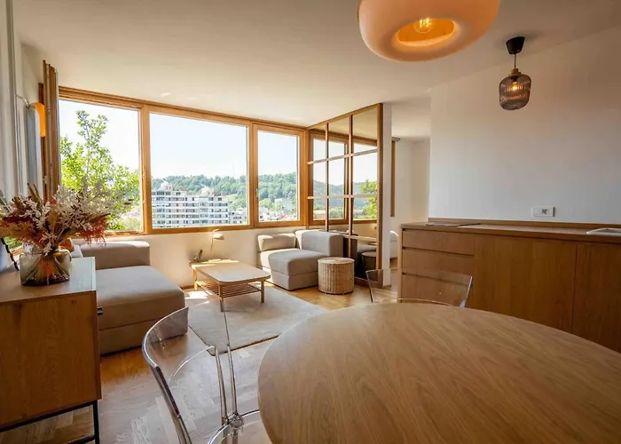 Apartament Tjs Temple With Castle View