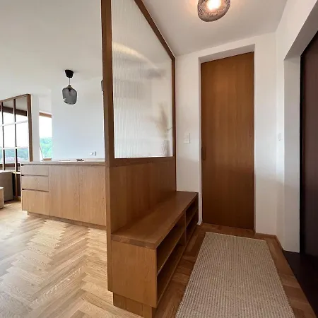 Διαμέρισμα Tjs Temple With Castle View *