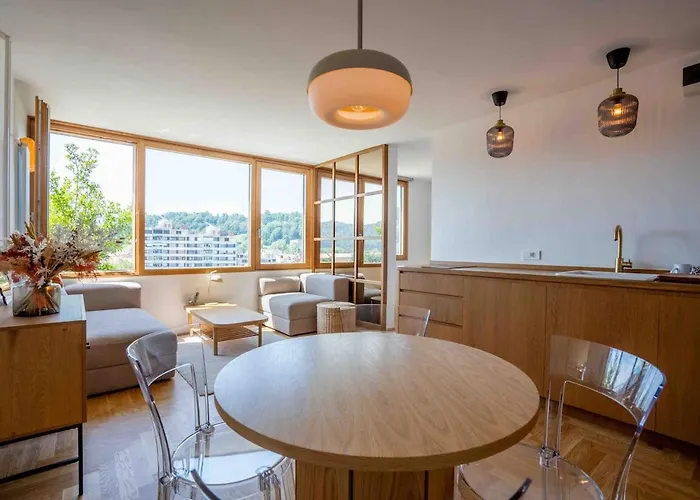 Tjs Temple With Castle View Apartment *