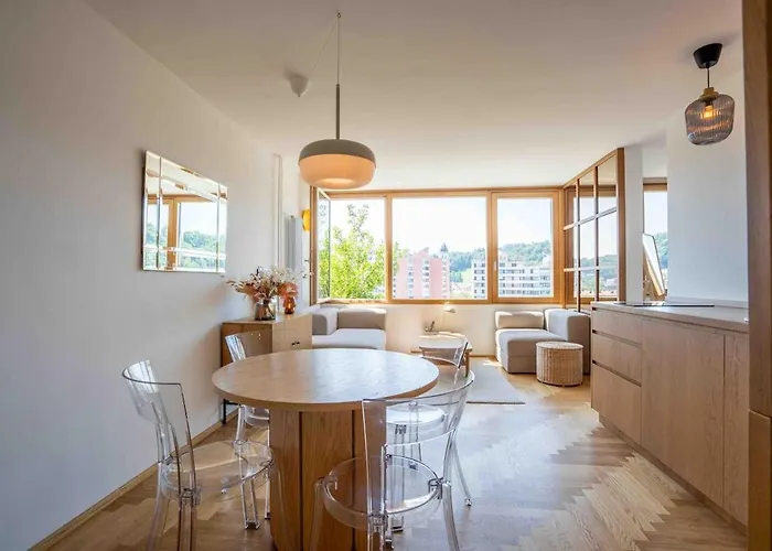 Apartma Tjs Temple With Castle View Ljubljana